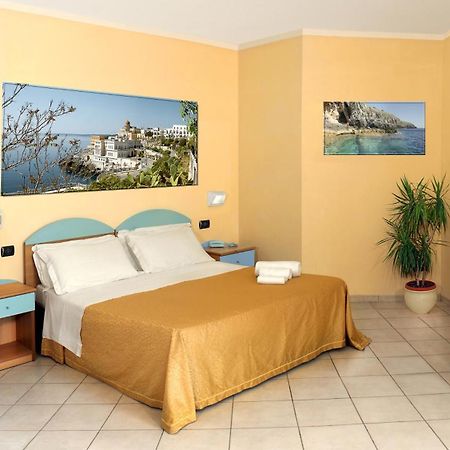 Hotel Alizé Santa Cesarea Terme Buitenkant foto