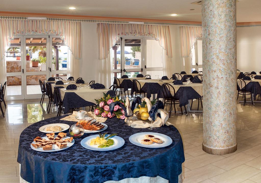 Hotel Alizé Santa Cesarea Terme Buitenkant foto
