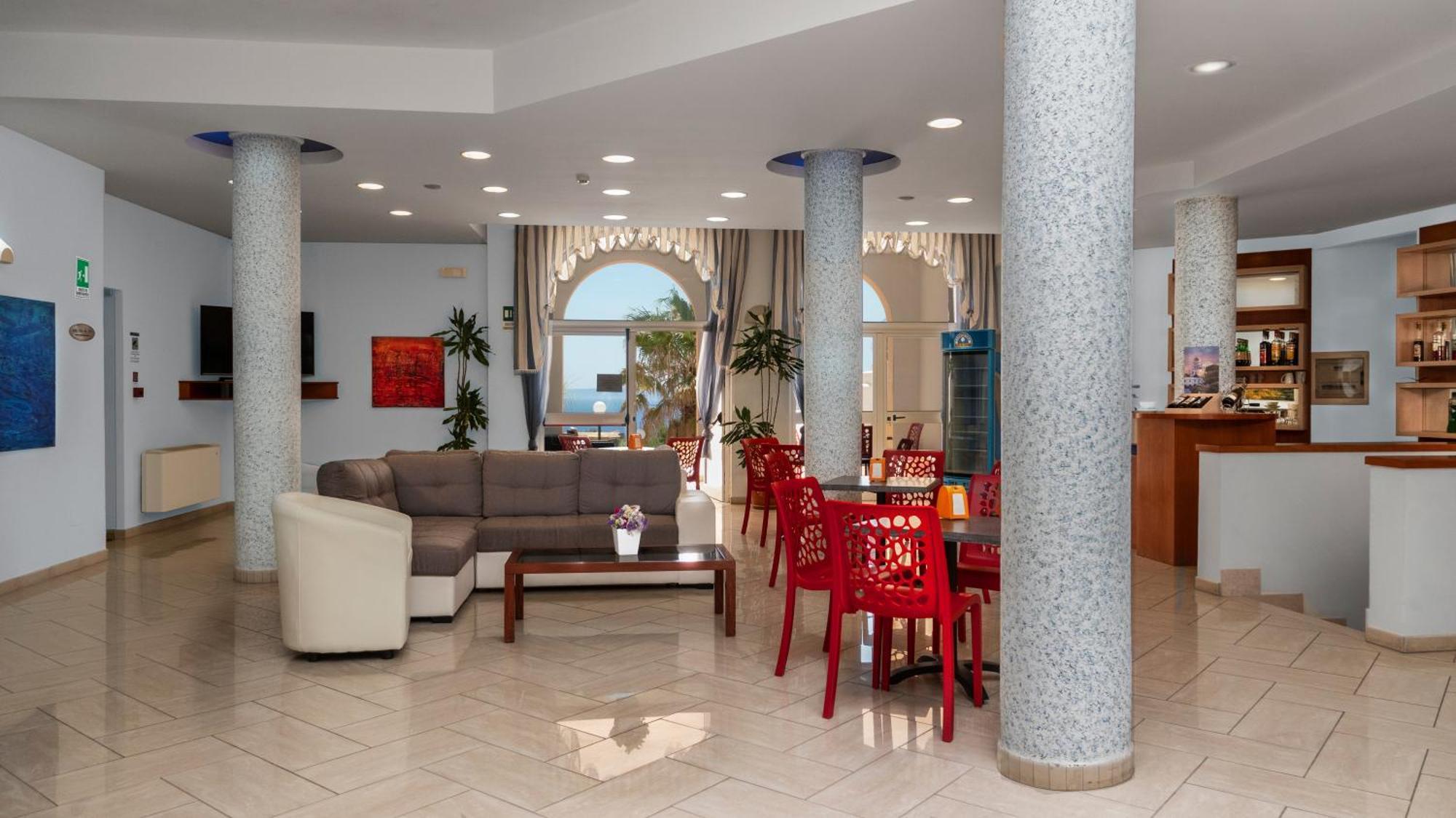 Hotel Alizé Santa Cesarea Terme Buitenkant foto