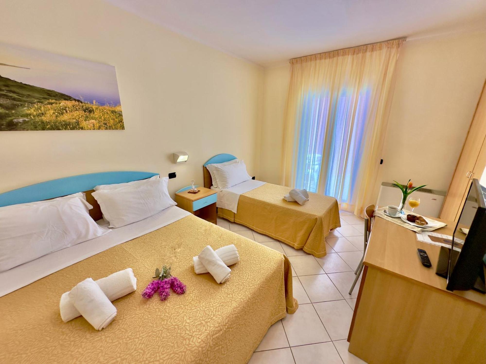 Hotel Alizé Santa Cesarea Terme Buitenkant foto