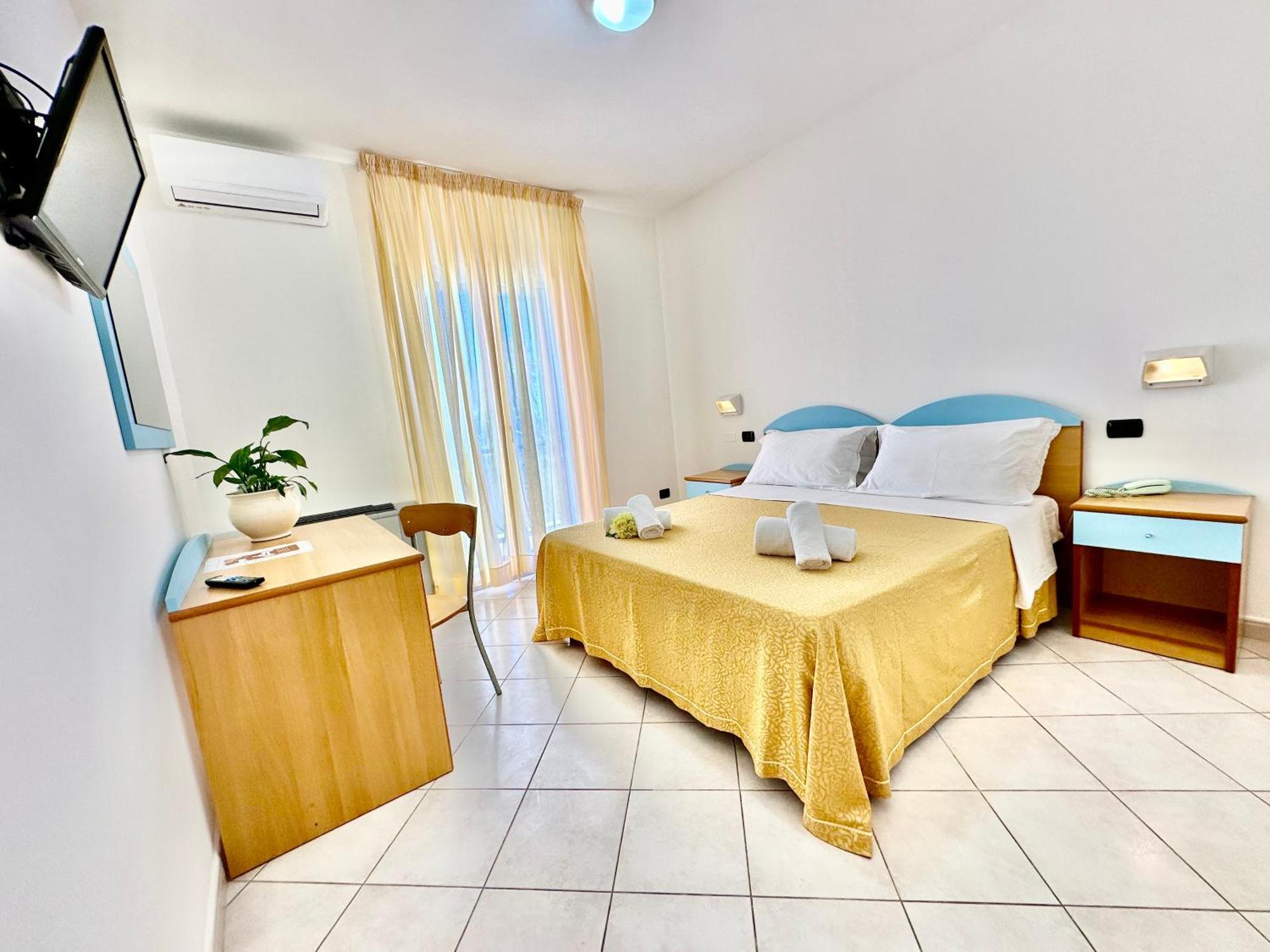 Hotel Alizé Santa Cesarea Terme Buitenkant foto