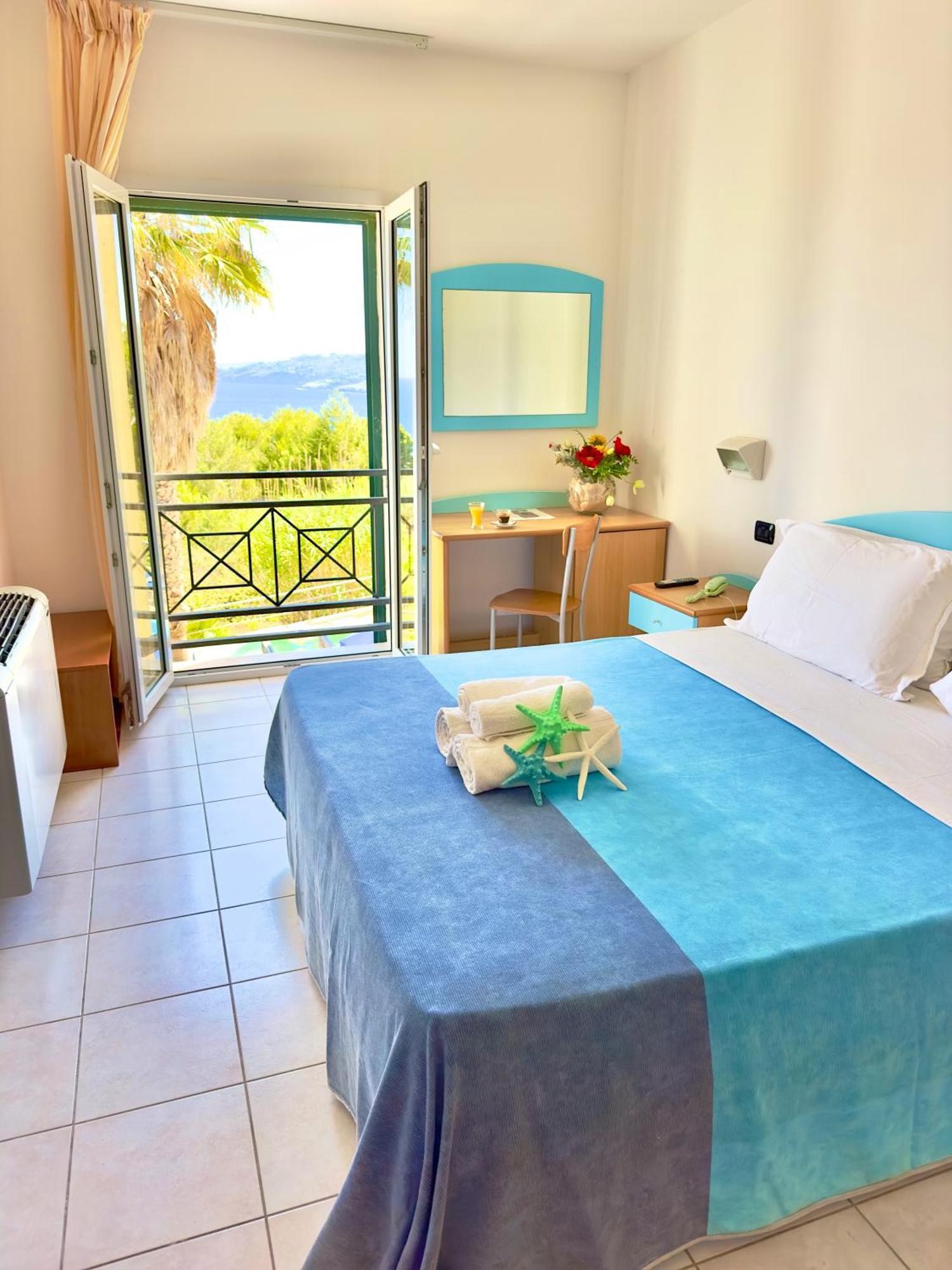 Hotel Alizé Santa Cesarea Terme Buitenkant foto