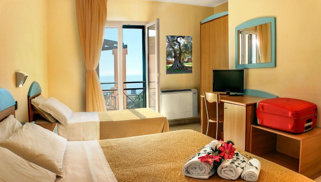 Hotel Alizé Santa Cesarea Terme Buitenkant foto